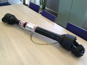 Cardan shaft CAT-8 1300 + Bolt