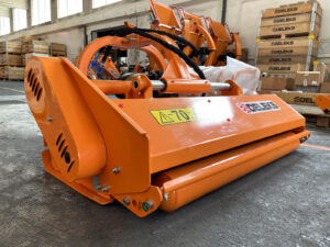 Flail mower with hydraulic sideshift  for traktors