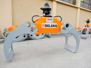 Log grapple with fixed pendulum rotator for mini excavators and forest cranes