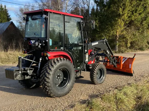 Mini traktors TYM 2500L pilsētsaimniecības