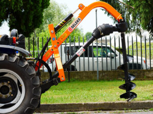 Post hole digger for traktor with hydraulic system