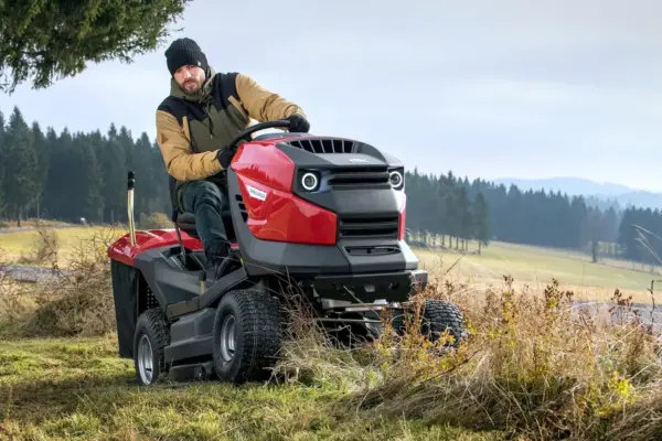 lawn mower tractor, dārza traktors zāles pļāvējs SECO Challenge