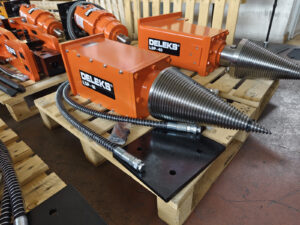 Screw log splitter for mini excavator