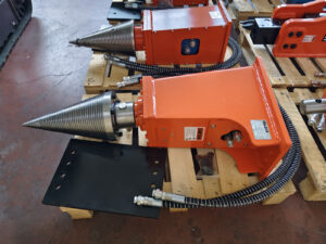 Screw log splitter for mini excavator - with reducer