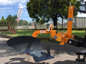 Single plough for tractors as Iseki