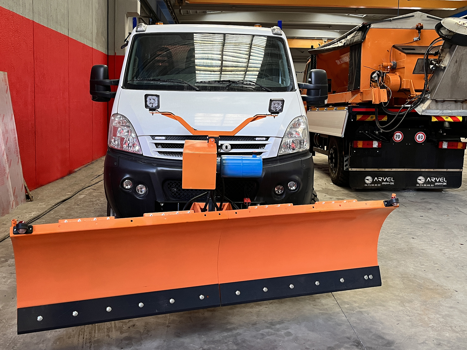 Snow plow for cargo vans Snow plow for cargo vans