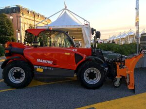 Snowplough for telehandlers Manitou