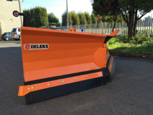 Snowplough for tractor front-end loaders